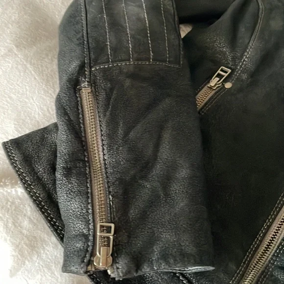 Danier Distressed Leather Riding Jacket 3XS - Picture 3 of 9